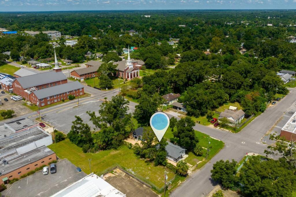 Charming 1 Bedroom Cottage Close To Dtown Nas Bchs Pensacola Exterior photo
